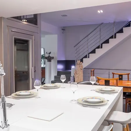L'empereur Somptueux Duplex Au Style Raffiné, Petit Juas, Proche Du Centre *